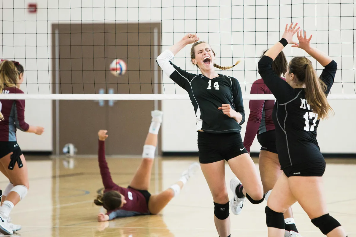 Volleyball athlete reaching goals